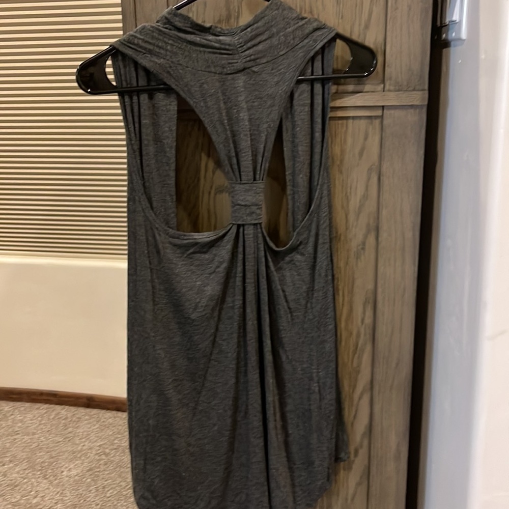 Gray cover up top, size Medium - Picture 2 of 2